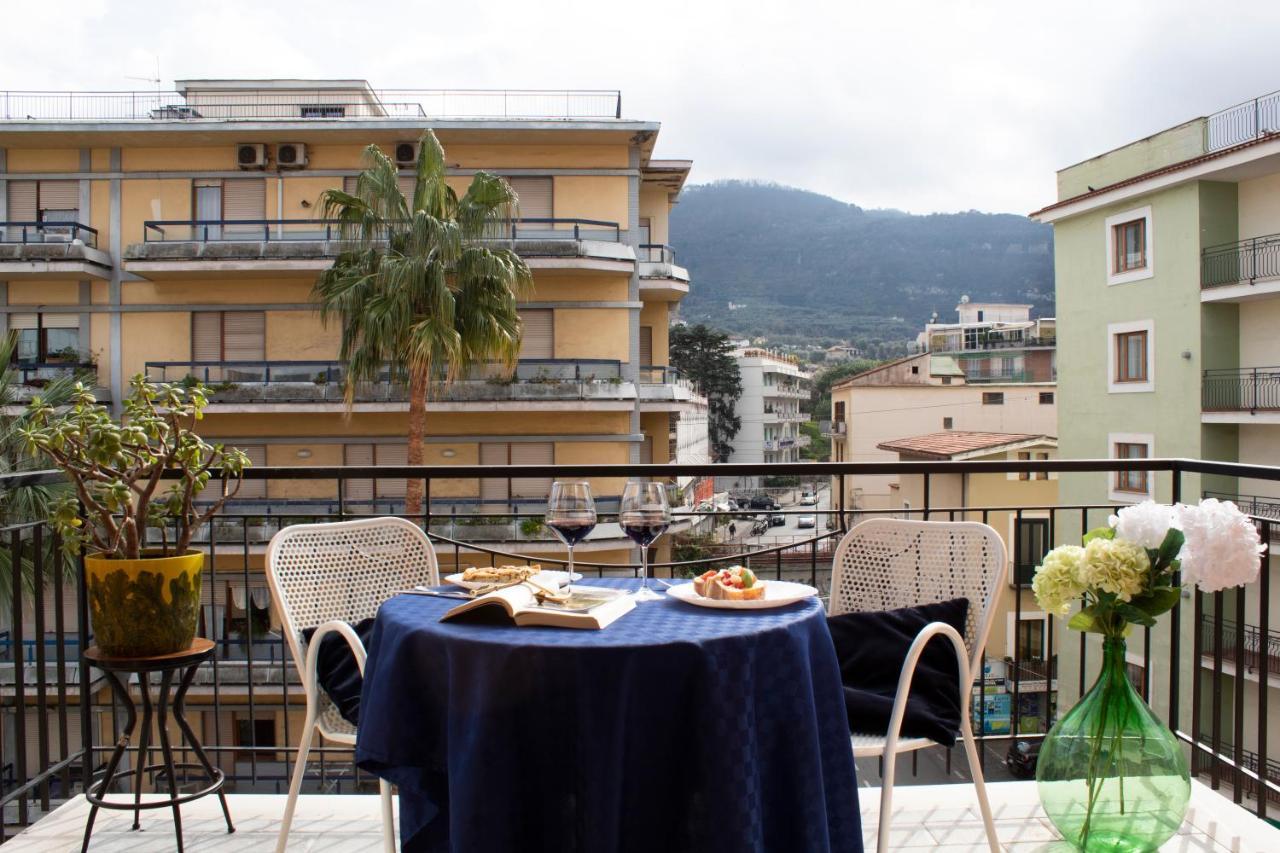 Casa Derosa In Sorrento Centro Apartment Exterior photo