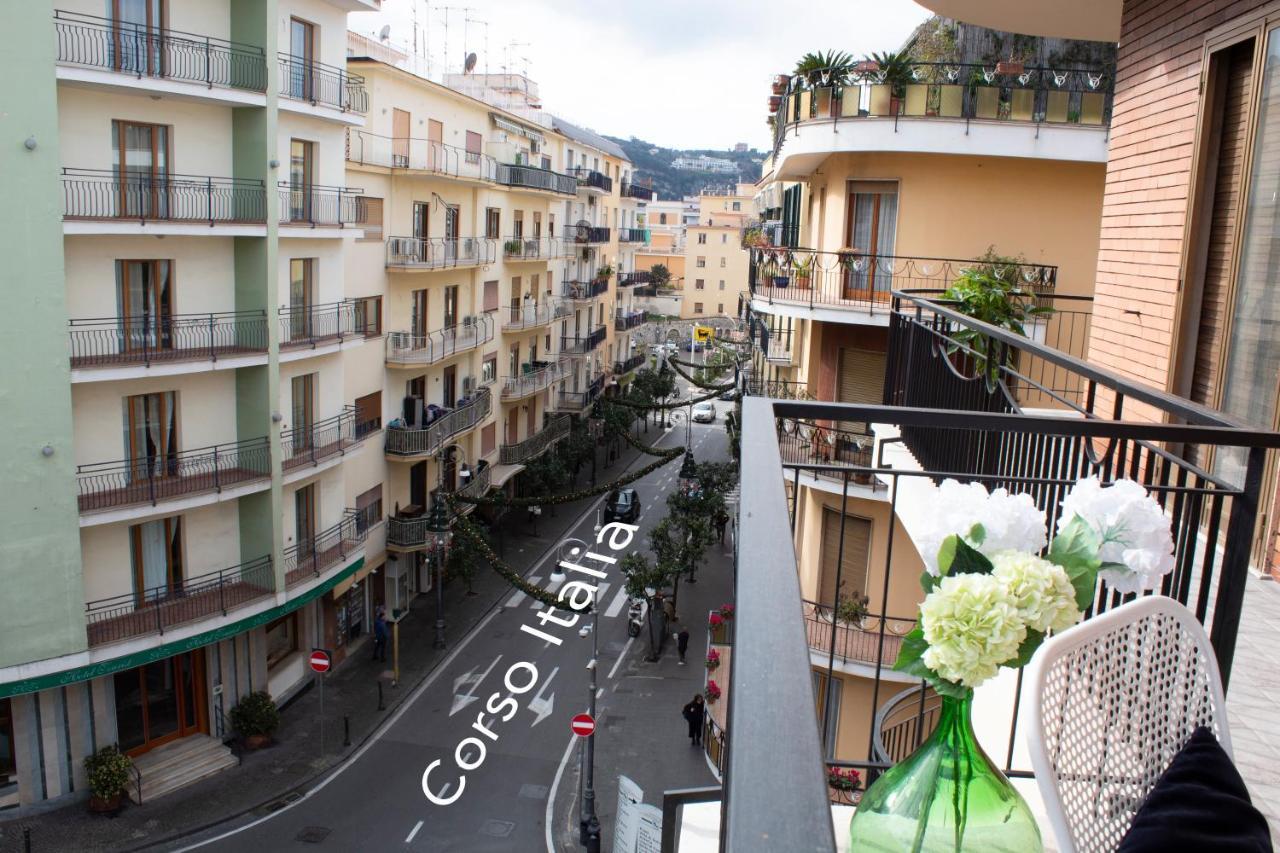 Casa Derosa In Sorrento Centro Apartment Exterior photo